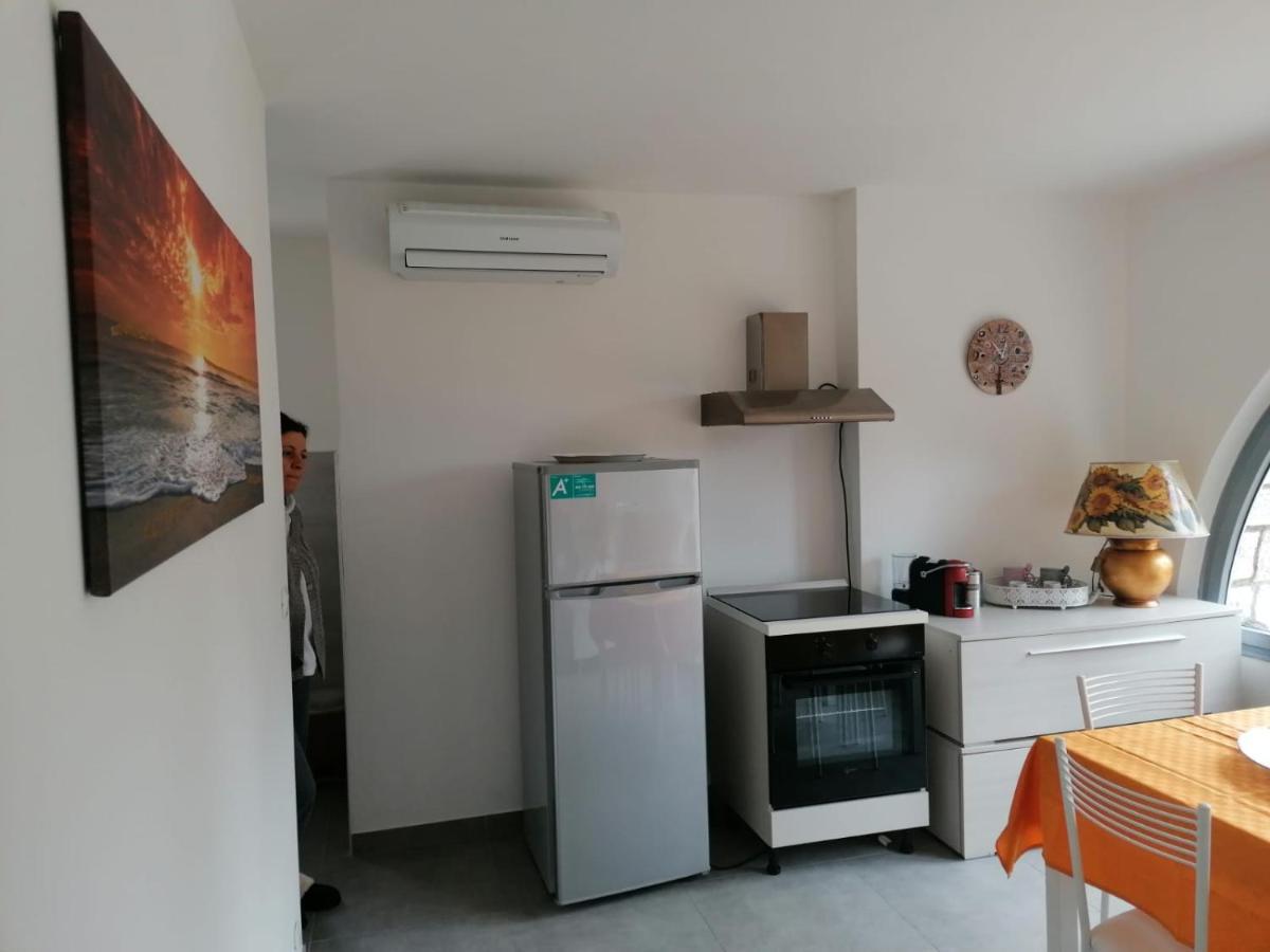 Villa La Magnolia - Private Beach Access, Garden, Views لاتيزي المظهر الخارجي الصورة