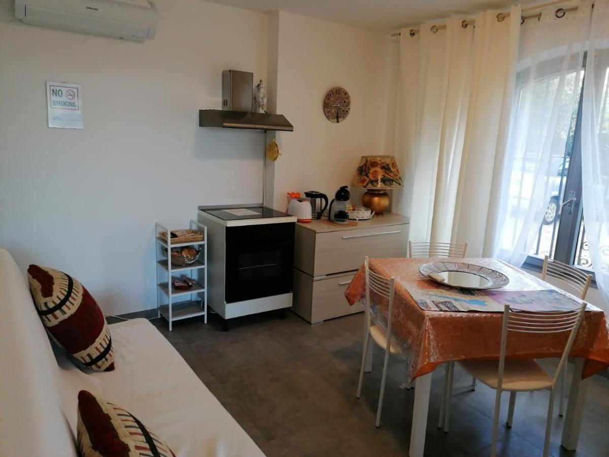 Villa La Magnolia - Private Beach Access, Garden, Views لاتيزي المظهر الخارجي الصورة